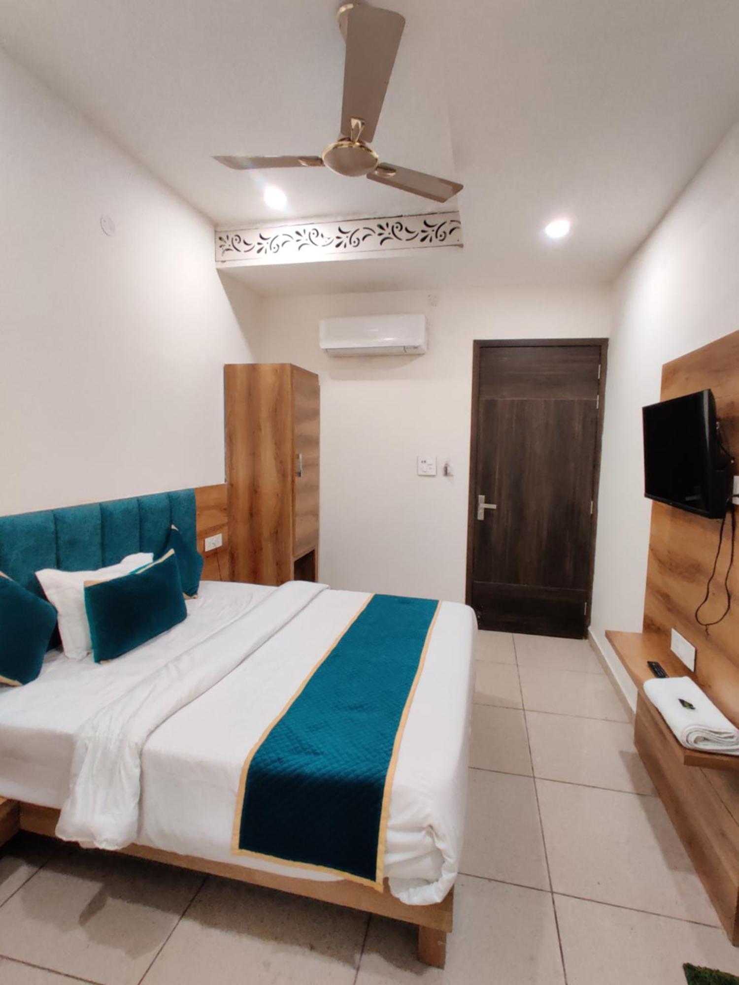 Hotel D S Inn Amritsar Exterior foto
