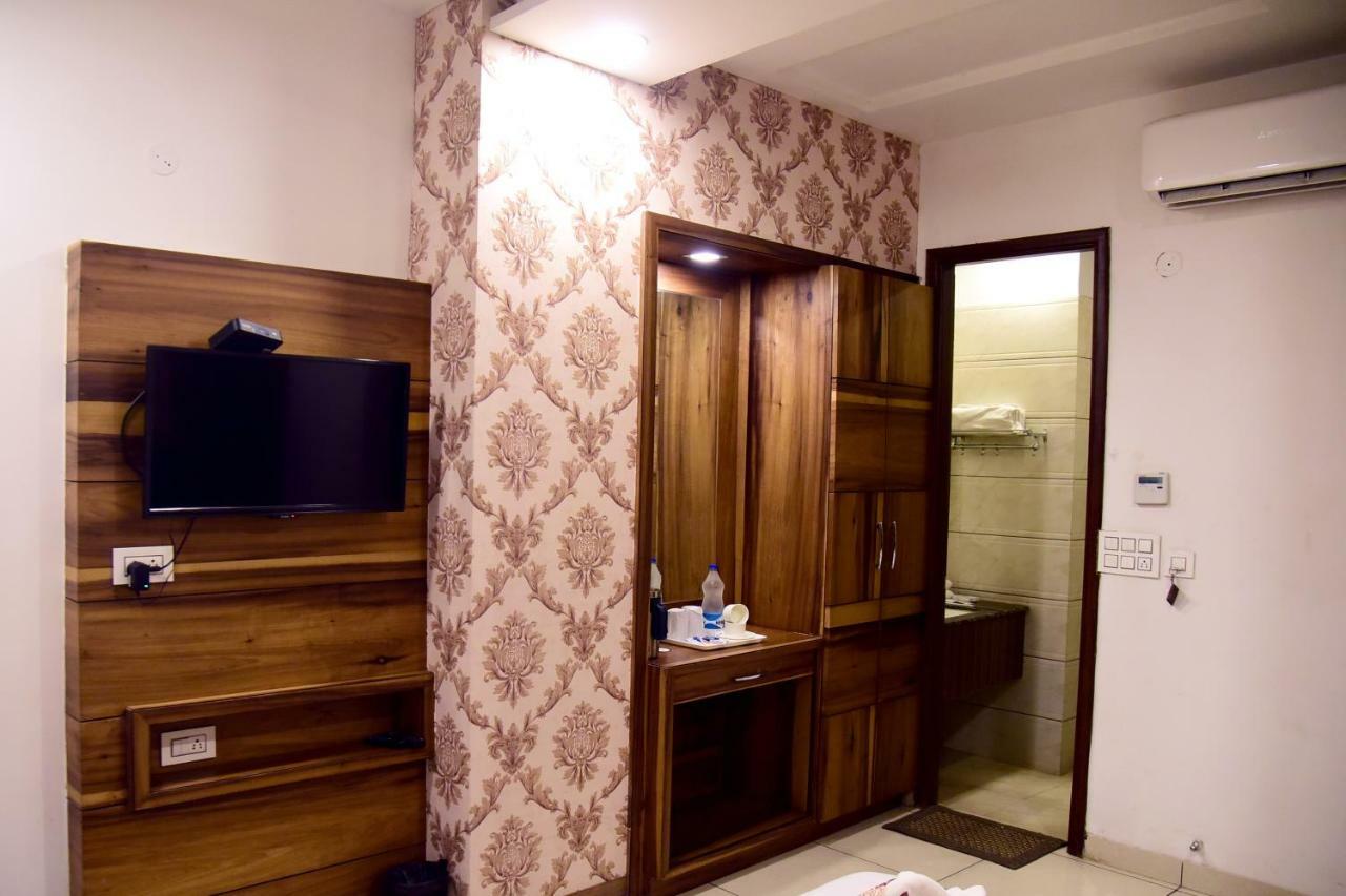 Hotel D S Inn Amritsar Exterior foto